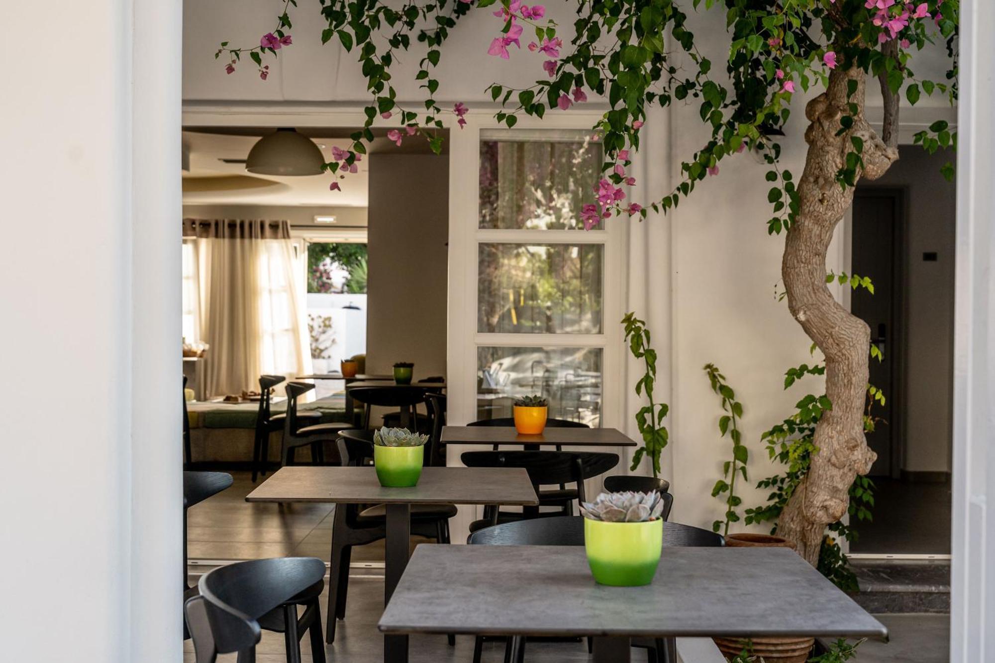 Hippocampus Hotel Kamari  Exterior photo